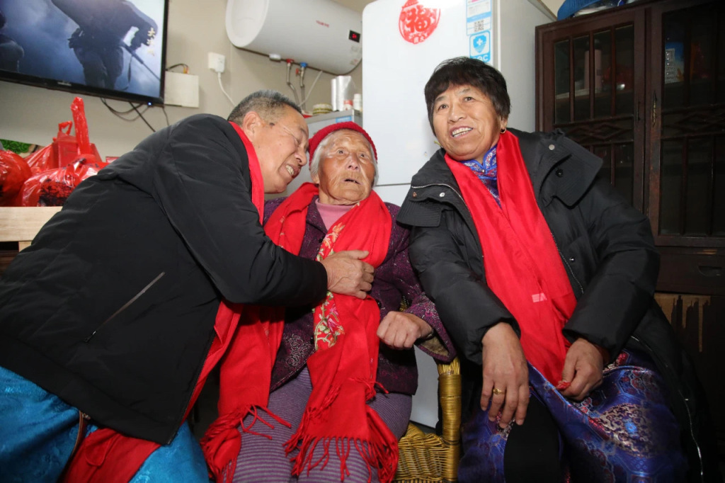 阔别66年终相见！这位“国家的孩子”从内蒙古回上海认亲