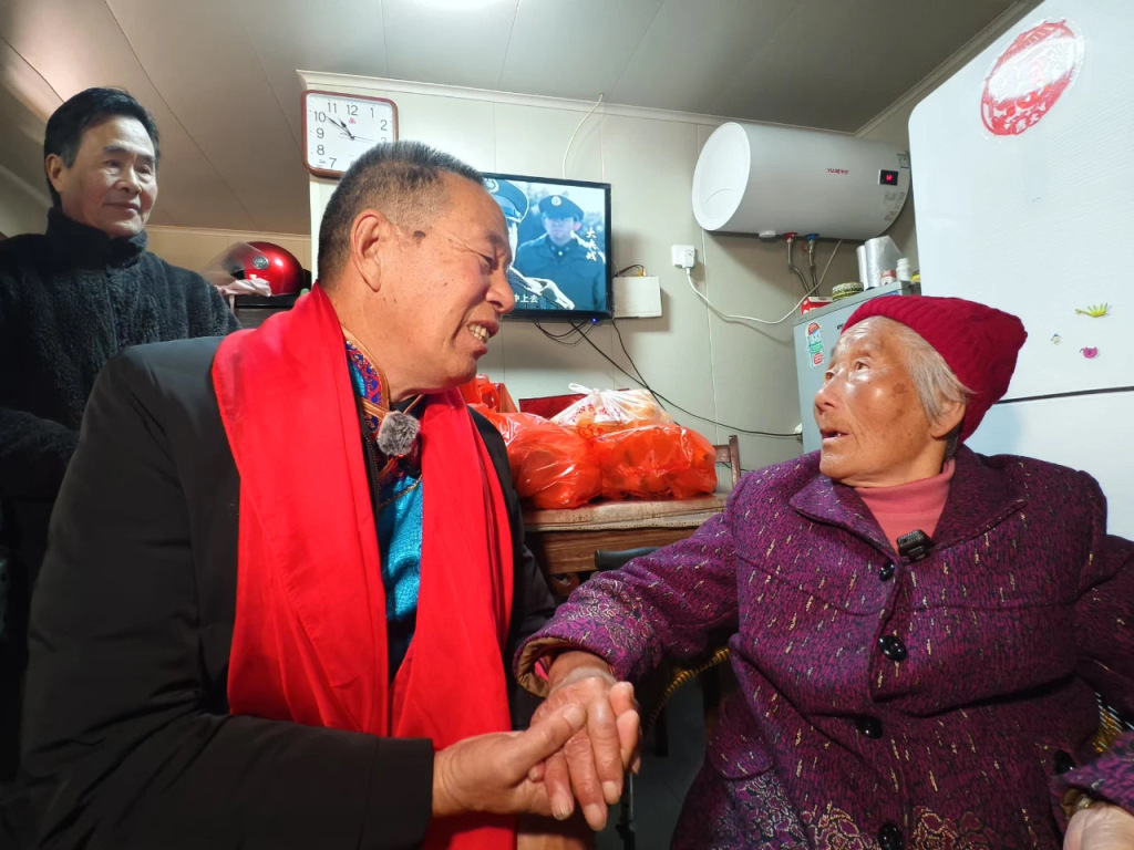 阔别66年终相见！这位“国家的孩子”从内蒙古回上海认亲