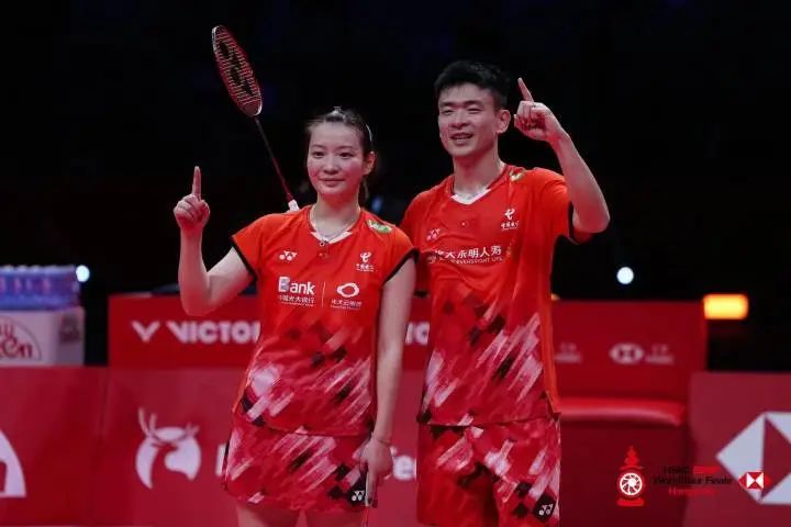 赢了!杭州满场呐喊声!说好不哭的,根本忍不住啊…… 赢了!杭州满场呐喊声!说好不哭的,根本忍不住啊……