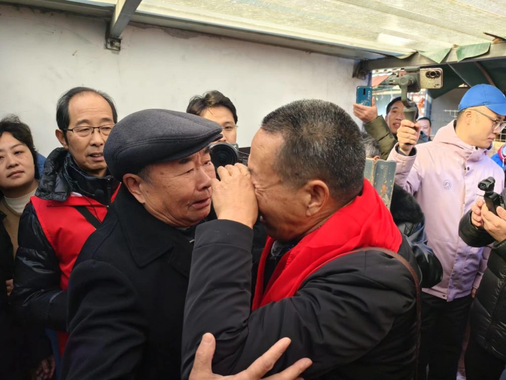 阔别66年终相见！这位“国家的孩子”从内蒙古回上海认亲