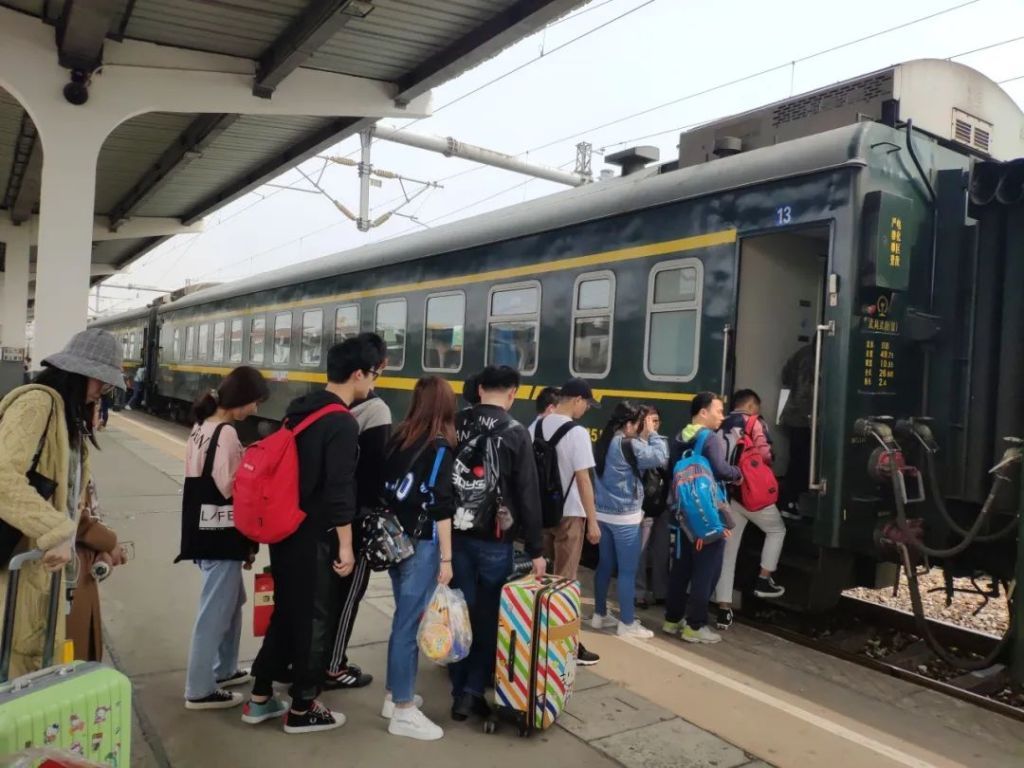 送别“松江北”：一座百年车站的落幕和它带走的慢车时代