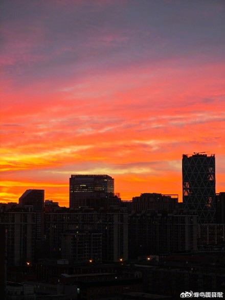 好美!被北京冬日朝霞治愈了 好美!被北京冬日朝霞治愈了