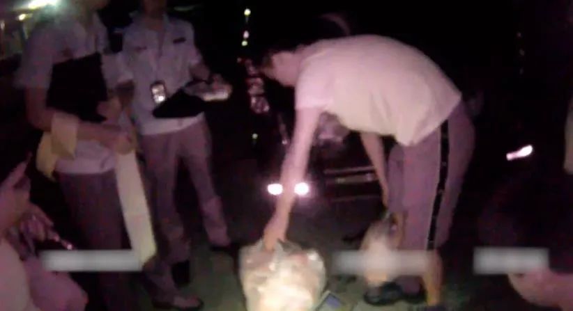 四川警方破获一起甲醛泡毛肚案,涉案金额超200万! 四川警方破获一起甲醛泡毛肚案,涉案金额超200万!