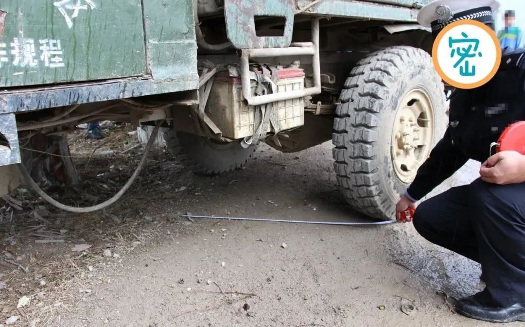 伤疤见证他的从警生涯!从辅警到缉毒警的12年,他“一路开挂”...... 伤疤见证他的从警生涯!从辅警到缉毒警的12年,他“一路开挂”......