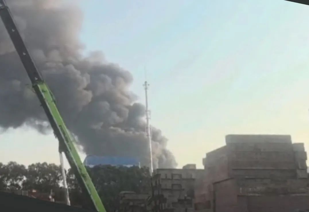 突发!上海一单位发生火灾,现场浓烟滚滚,消防通报 突发!上海一单位发生火灾,现场浓烟滚滚,消防通报