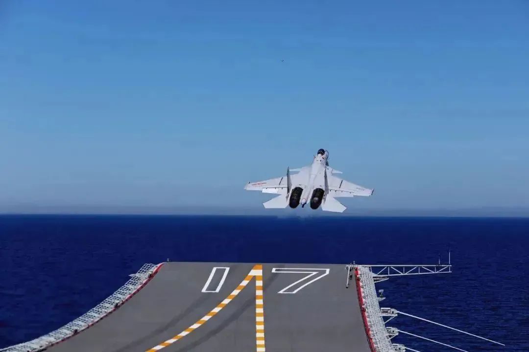 多图高燃!山东舰入列5周年! 多图高燃!山东舰入列5周年!