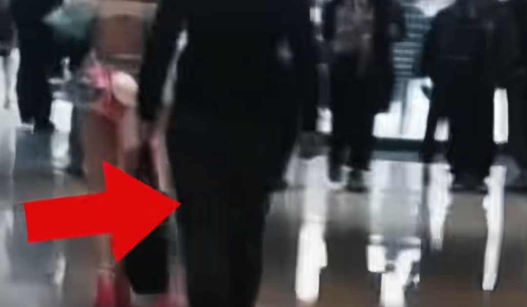 小伙见女生被偷拍上前阻止遭殴打,仍在医院接受治疗 小伙见女生被偷拍上前阻止遭殴打,仍在医院接受治疗