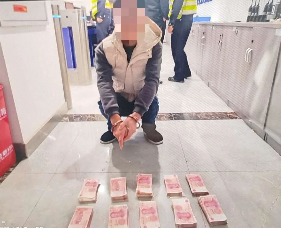 货运车秒变“运钞车”?沙坪坝民警出手识破骗局 货运车秒变“运钞车”?沙坪坝民警出手识破骗局