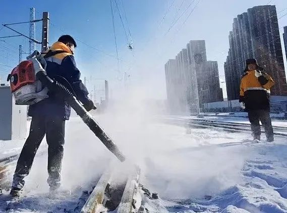 铁路人的“玩雪工具”，猜猜有多少种？