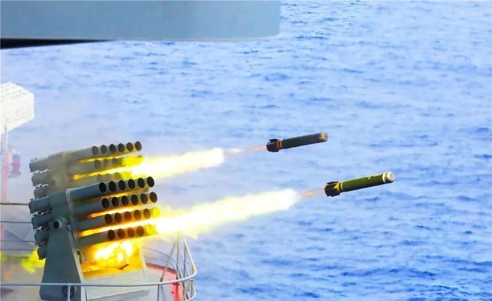 多图高燃!山东舰入列5周年! 多图高燃!山东舰入列5周年!