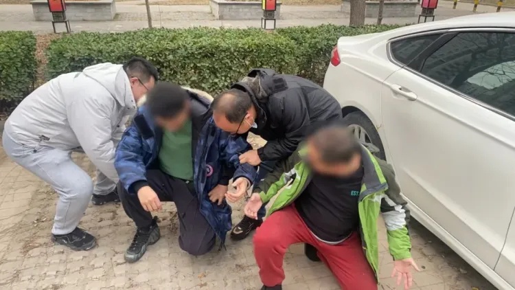 取大额现金，请“跑腿”寄送？已出现相关案件，警方出手