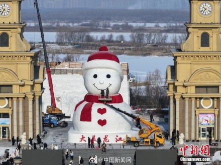 哈尔滨顶流大雪人回归