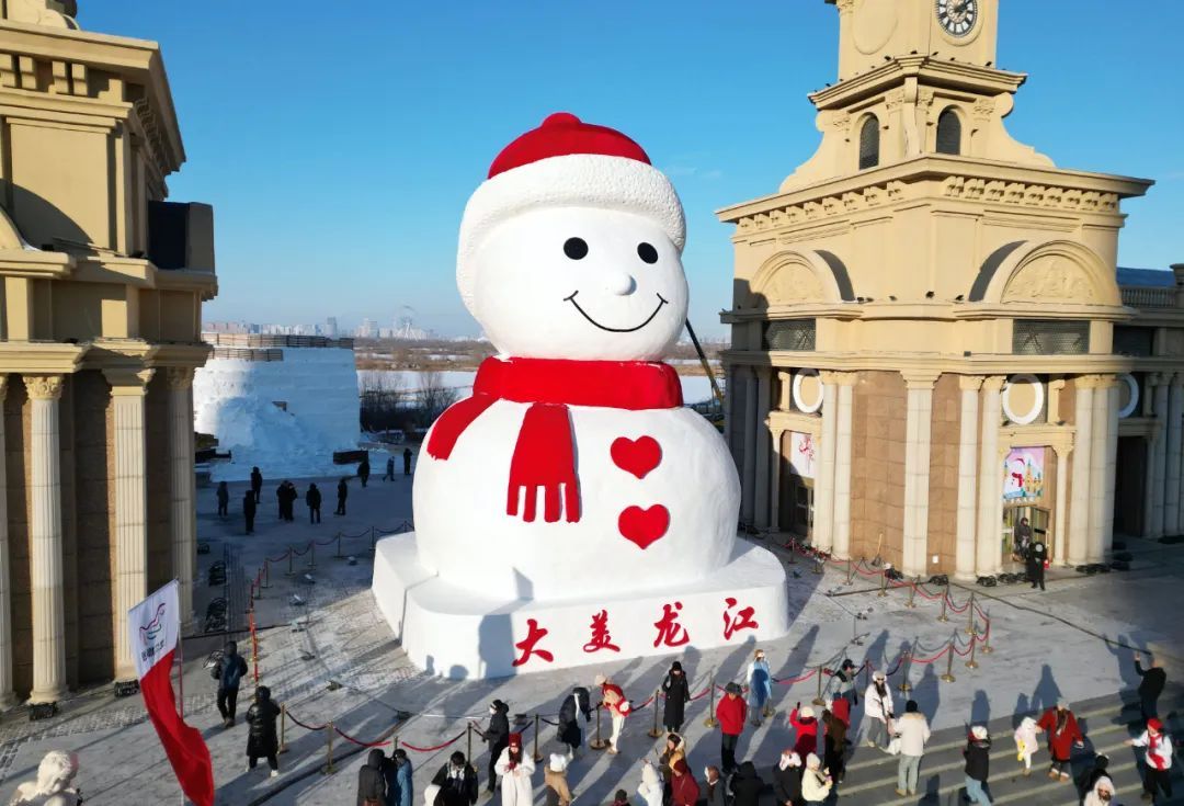 哈尔滨“顶流”回归!雪白圆滚滚的我,伴着冬天的脚步又来啦~ 哈尔滨“顶流”回归!雪白圆滚滚的我,伴着冬天的脚步又来啦~