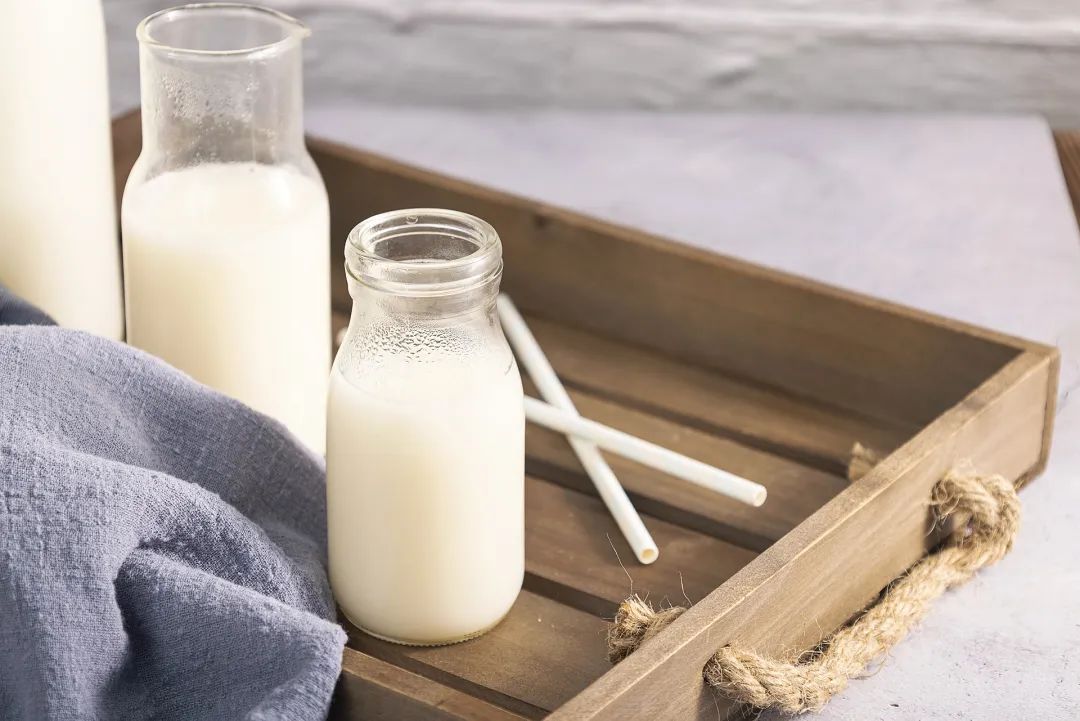 “新研究:牛奶致癌还导致心脏病”?别信! “新研究:牛奶致癌还导致心脏病”?别信!