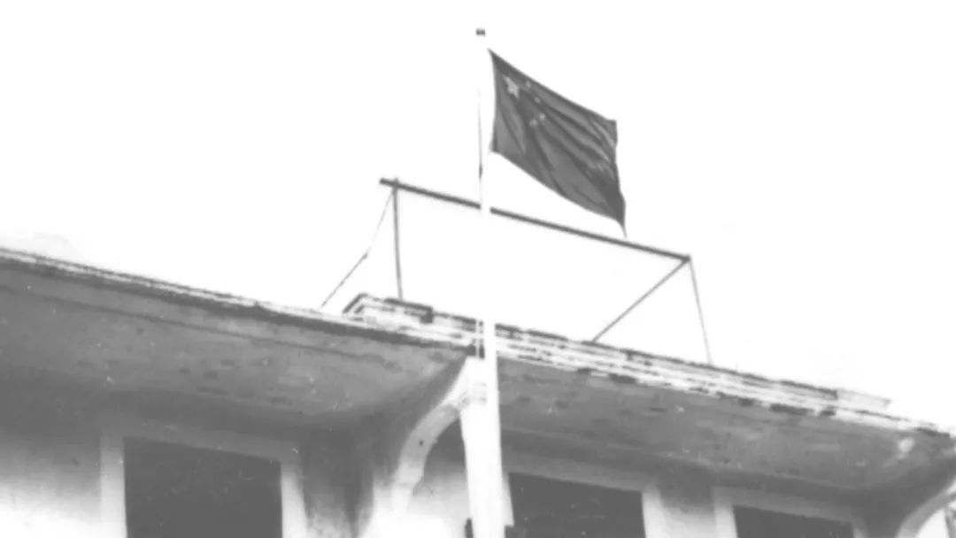 看照片手缝的!澳门第一面五星红旗在这里 看照片手缝的!澳门第一面五星红旗在这里