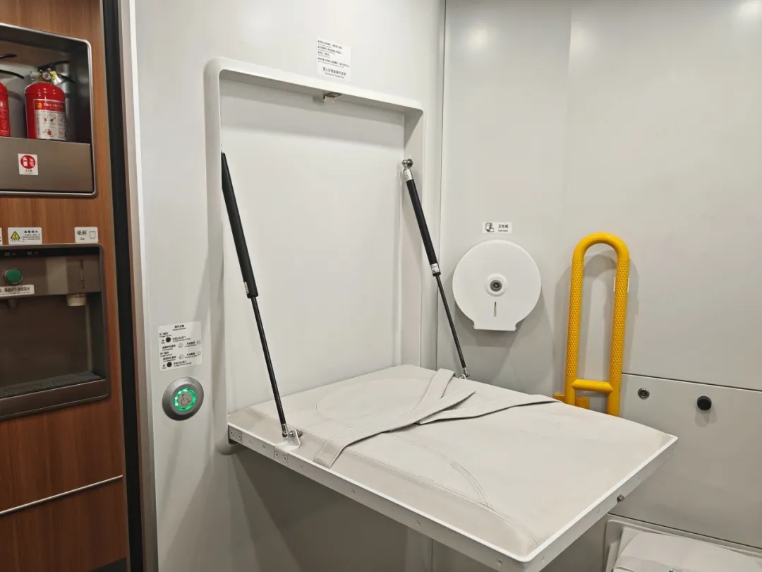 三胞胎坐高铁“买挂票”走红!家长带娃出行该如何购票? 三胞胎坐高铁“买挂票”走红!家长带娃出行该如何购票?