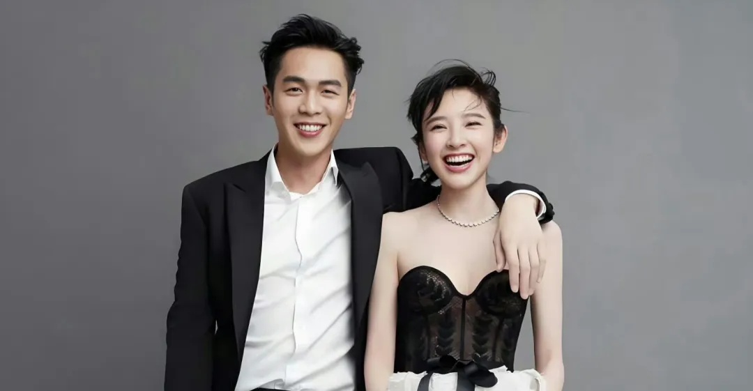 37岁唐艺昕晒4岁女儿钢琴演出照！网友：侧脸太像张若昀