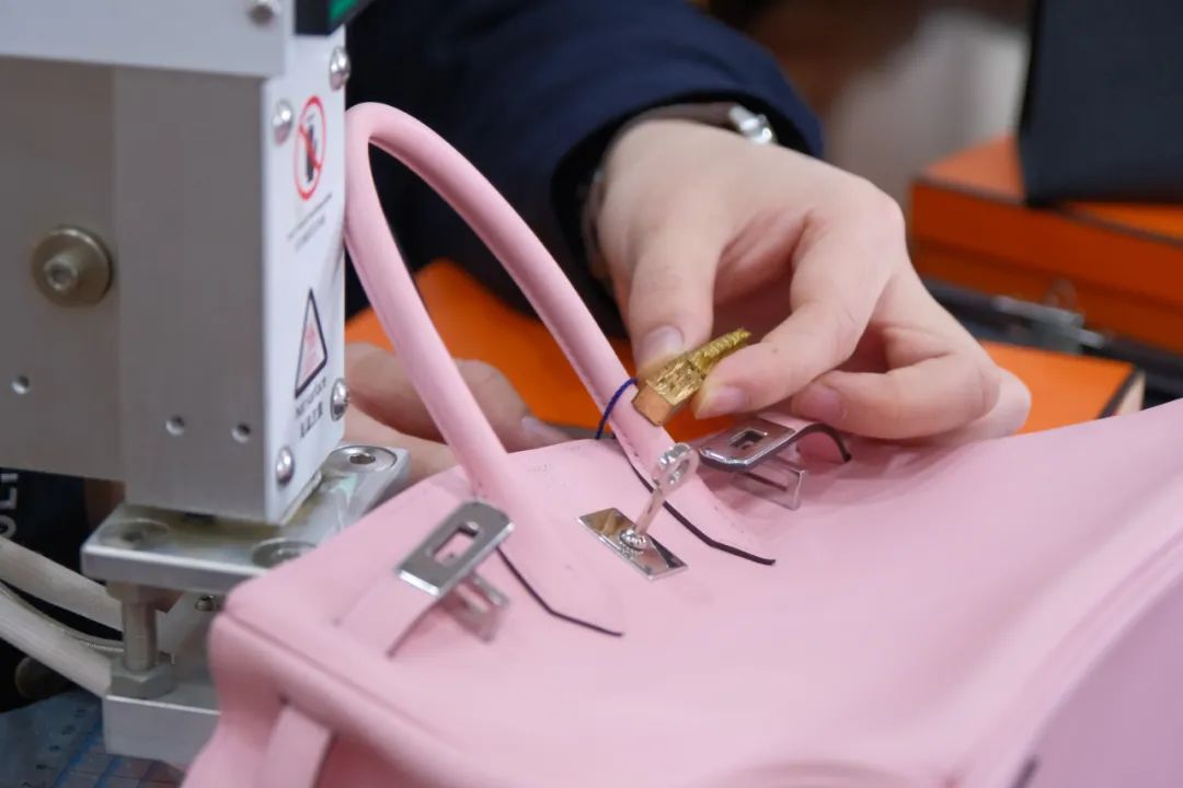 花十几万买到假包！为追求“品质”，制假团伙竟报班学习鉴定技术