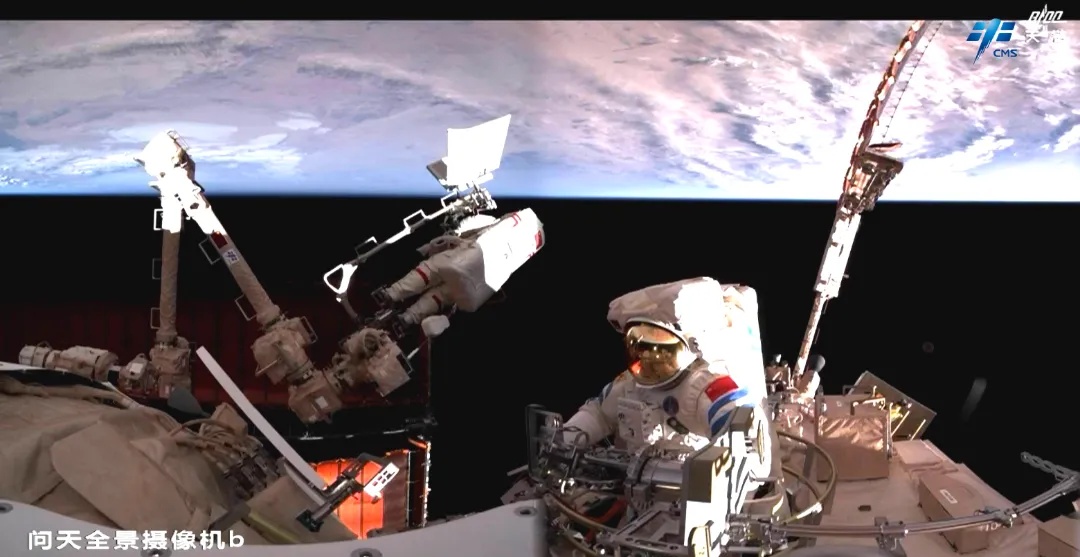 圆满完成!刷新纪录! 圆满完成!刷新纪录!