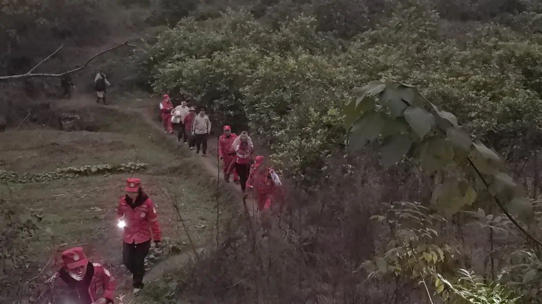 搜救近5小时,好消息传来…… 搜救近5小时,好消息传来……