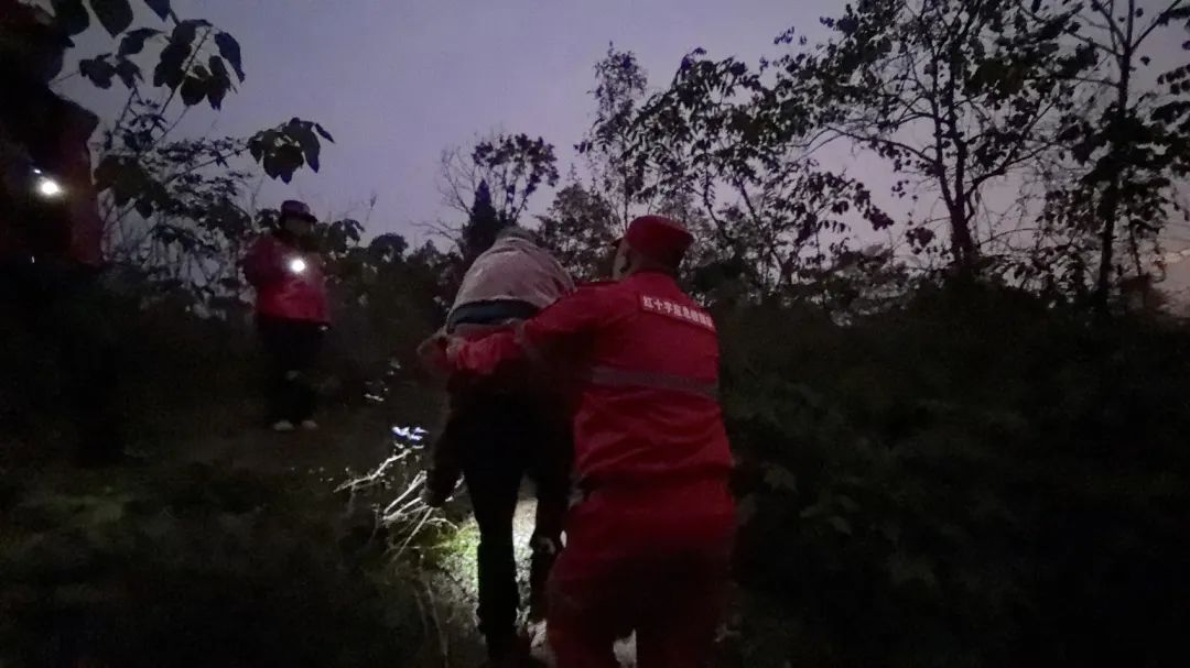 搜救近5小时,好消息传来…… 搜救近5小时,好消息传来……