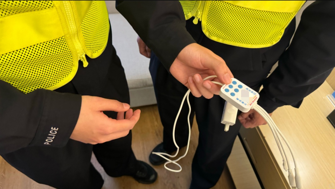 装“共享充电器”能删差评？上百名旅馆负责人非法提供住客信息被抓