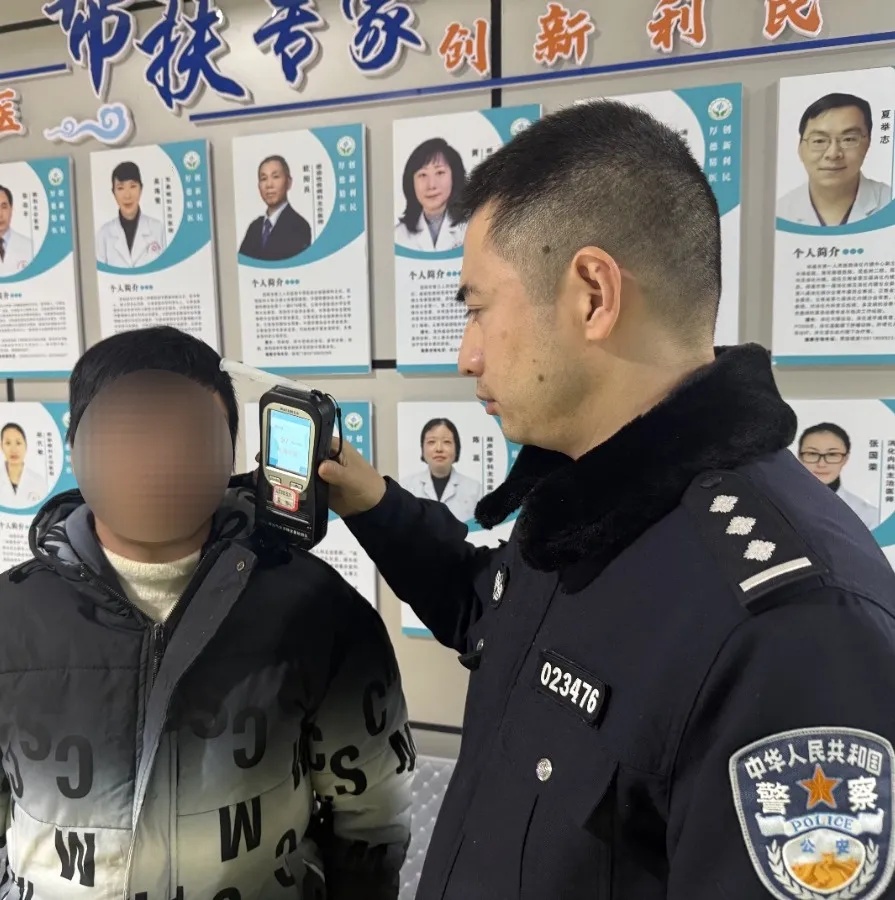 酒驾还想私了？热心市民：我们已经报警了！