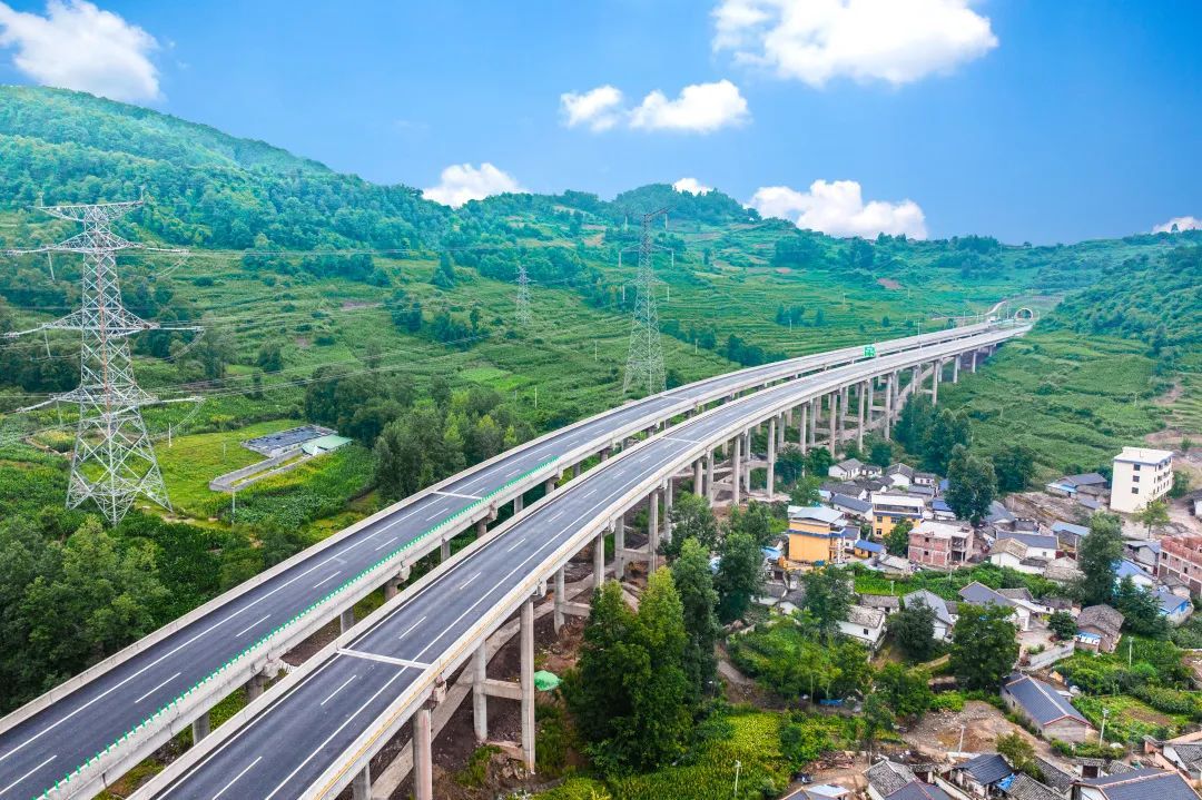 建成通车！四川不通高速县-2
