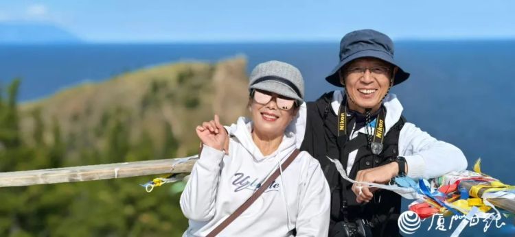 退休夫妻自驾160多天环游欧亚！网友：好酷