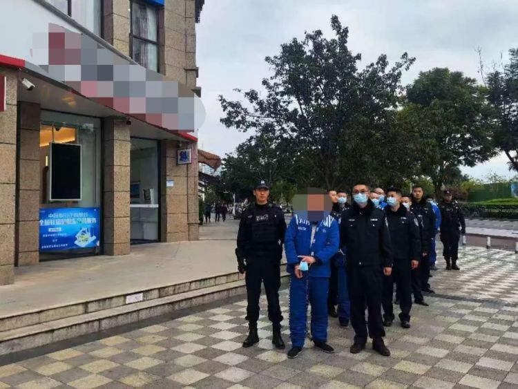 古稀老人为“279万元”巨款辗转两千余公里,结果令人意外 古稀老人为“279万元”巨款辗转两千余公里,结果令人意外