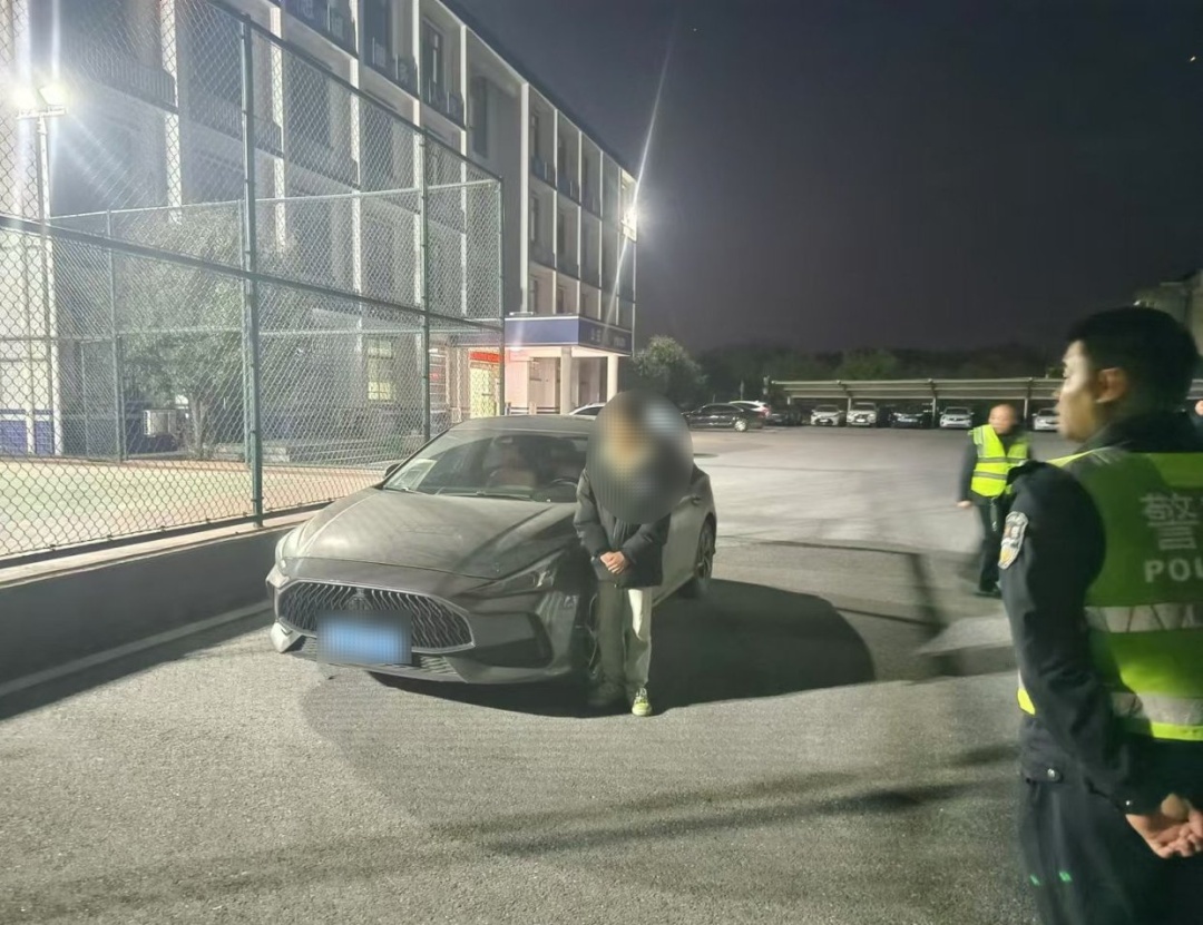 15岁少年带5名同学“兜风”，长沙交警紧急拦下！