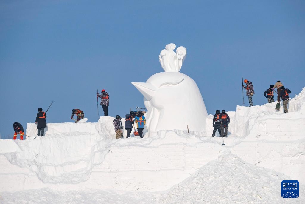 哈尔滨太阳岛雪博会雪建工作持续推进