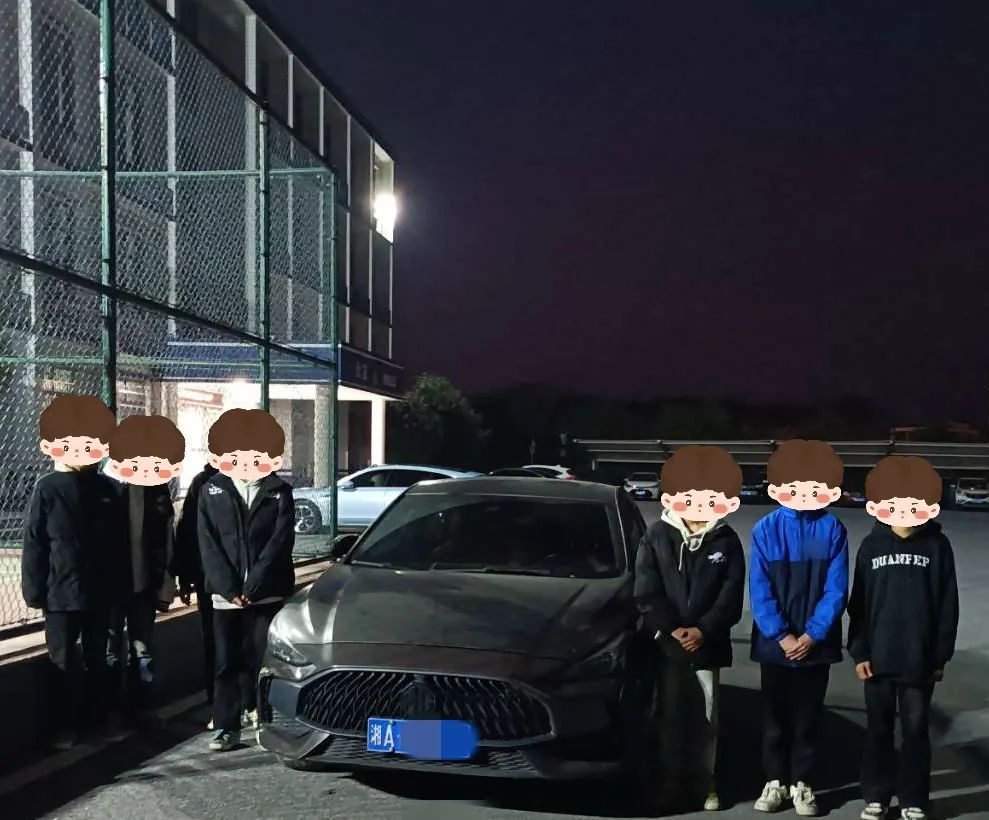 15岁少年带5名同学“兜风”，长沙交警紧急拦下！