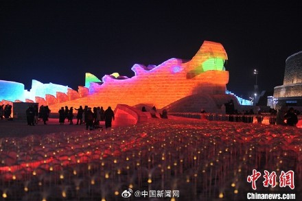 人气爆棚!哈尔滨冰雪大世界夜景有多炫酷 人气爆棚!哈尔滨冰雪大世界夜景有多炫酷