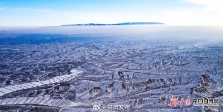 雪后景泰龙头岘苍茫壮美