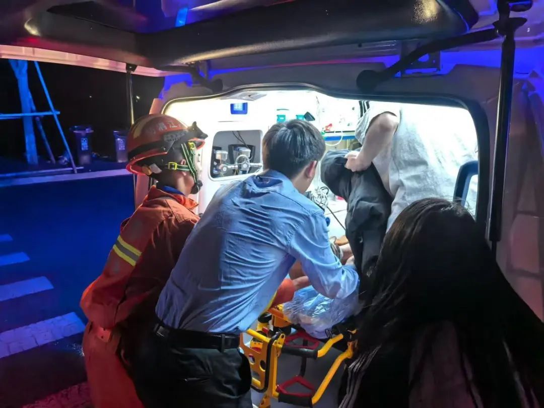 10多天连救4人!王炫棋,好样的! 10多天连救4人!王炫棋,好样的!