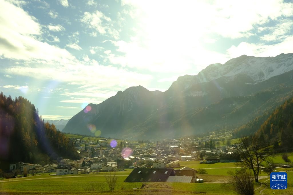 现代与传统的交响——穿越阿尔卑斯的百年铁路 现代与传统的交响——穿越阿尔卑斯的百年铁路