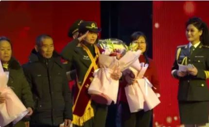 恭喜,她爱情事业双丰收! 恭喜,她爱情事业双丰收!