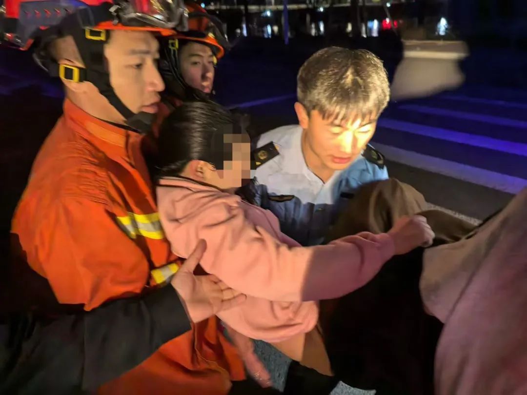 10多天连救4人!王炫棋,好样的! 10多天连救4人!王炫棋,好样的!