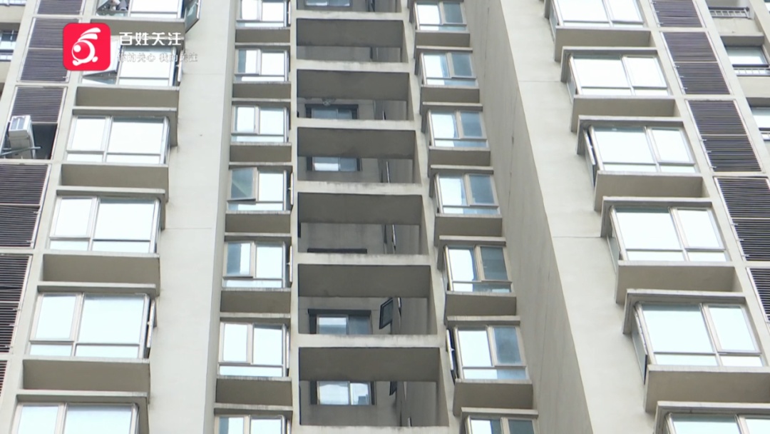 恶心坏了!“厨余炸弹”掉进家,残羹剩水炸开花,业主:不是第一次了 恶心坏了!“厨余炸弹”掉进家,残羹剩水炸开花,业主:不是第一次了