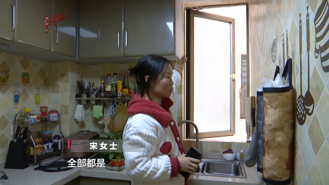 恶心坏了!“厨余炸弹”掉进家,残羹剩水炸开花,业主:不是第一次了 恶心坏了!“厨余炸弹”掉进家,残羹剩水炸开花,业主:不是第一次了