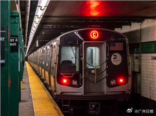 美国一男子在地铁把一女子点燃,33岁嫌疑男子被逮捕 美国一男子在地铁把一女子点燃,33岁嫌疑男子被逮捕