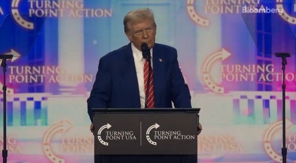 特朗普回应“马斯克总统”说法：他不会成为总统，因为他不是在美国出生