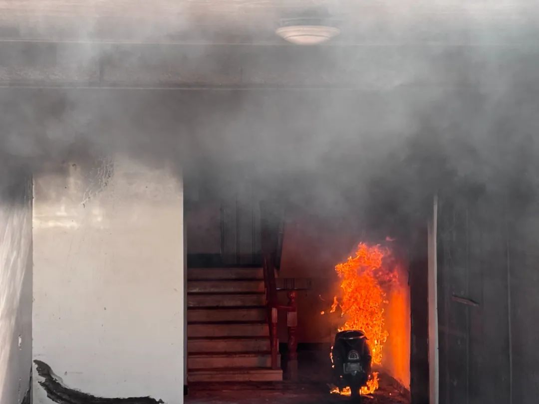 18秒飙到900℃！再次提醒：不要入户