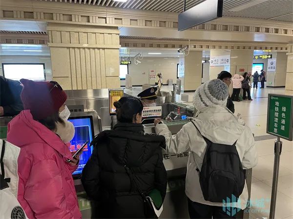 太阳岛雪博会试开园,哈尔滨地铁太阳岛站客流平稳 太阳岛雪博会试开园,哈尔滨地铁太阳岛站客流平稳