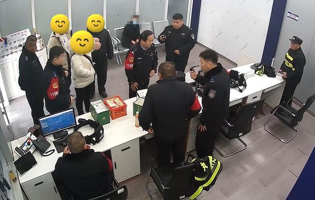 立功了！网约车司机“运钞”到派出所