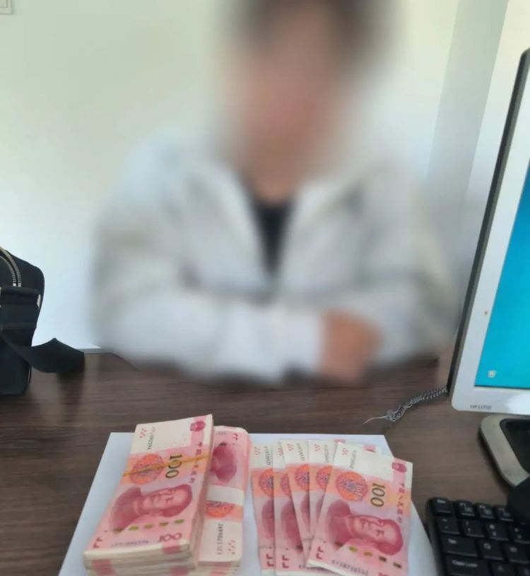 男子遭遇“桃色陷阱”!警方出手保住2万多现金 男子遭遇“桃色陷阱”!警方出手保住2万多现金