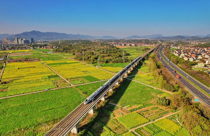 长三角铁路1月5日起实施新列车运行图，“超级环线”高铁列车迎来双向开行