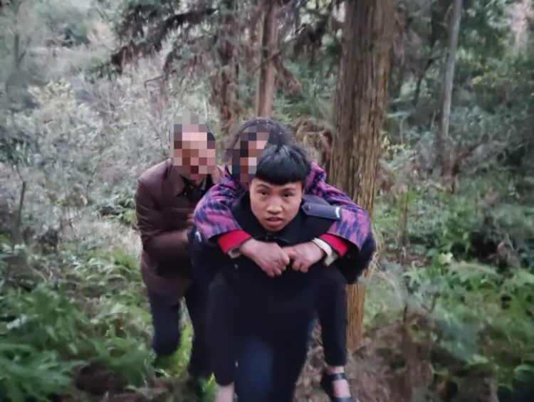 无人机喊话+热成像追踪，八旬老人找到了！