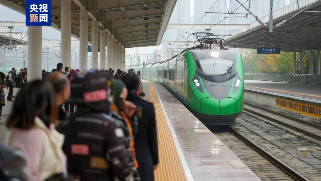 全国铁路将实行新的列车运行图 全国铁路将实行新的列车运行图